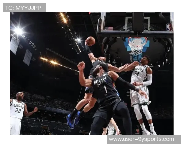 麦克丹尼尔斯半场完美表现6中6砍17分三分球全中并上演精彩空接暴扣