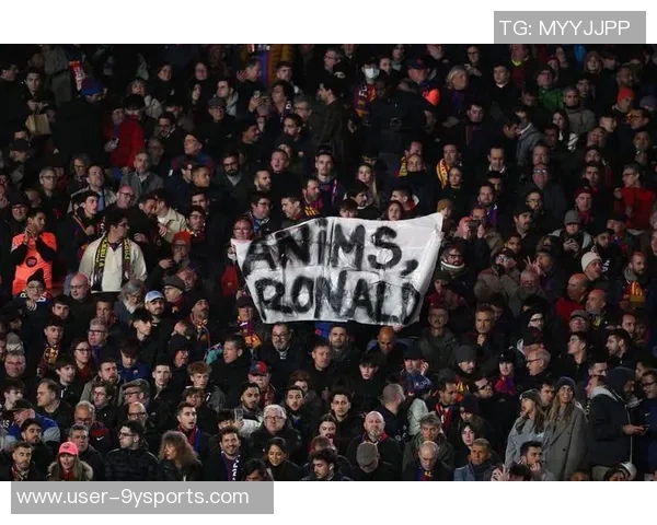 弗里克谈阿劳霍因病缺席阿拉维斯比赛强调全队需积极逼抢提升表现